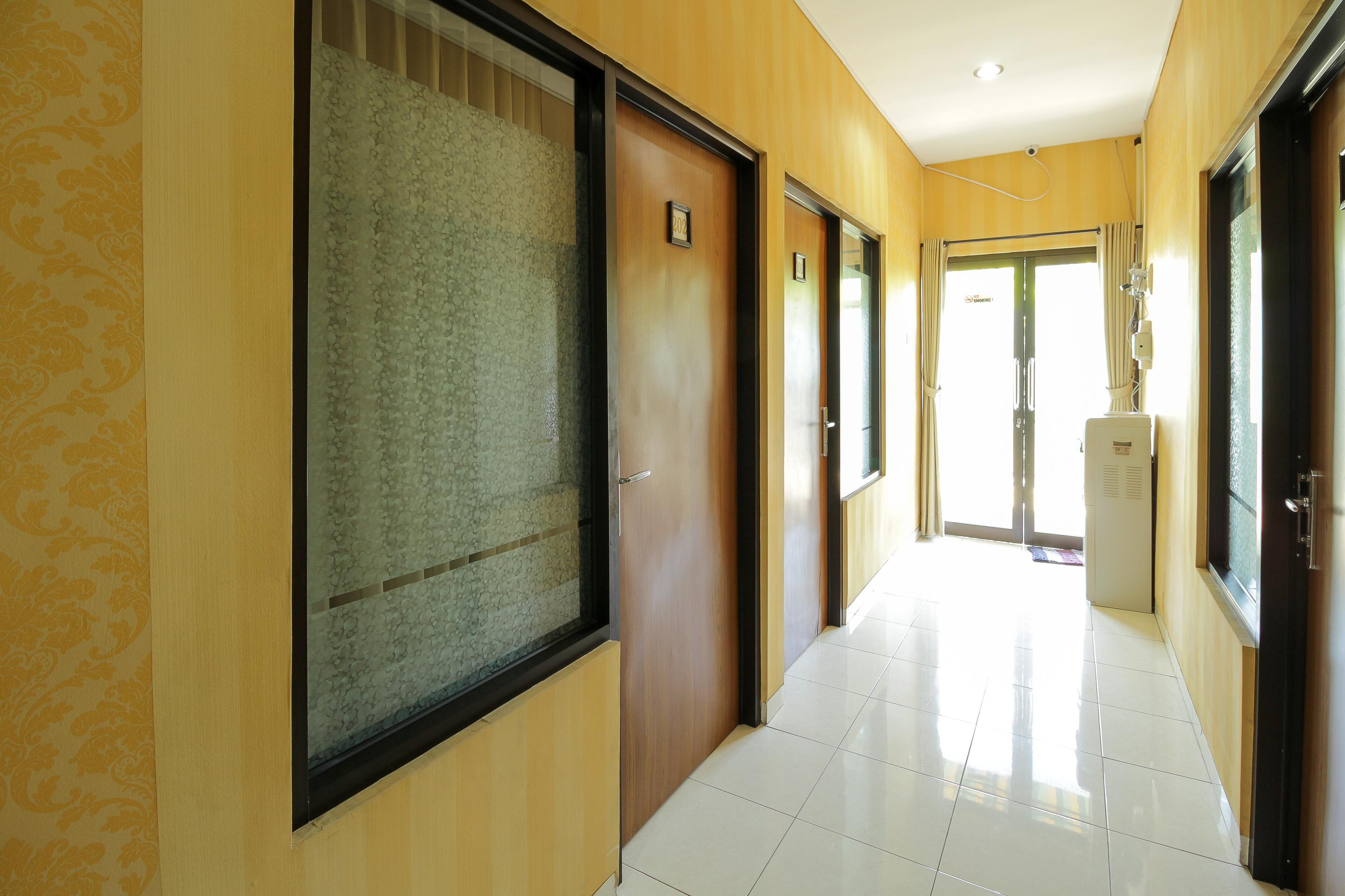 Oyo 734 Tuban Torres Accomodation Kuta Lombok Extérieur photo