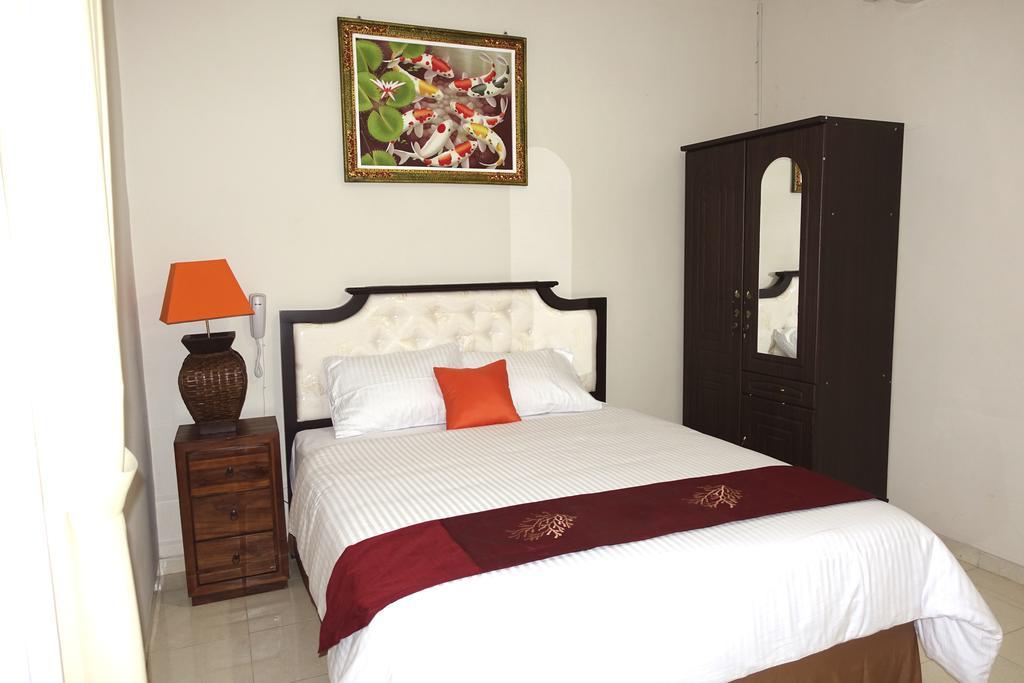 Oyo 734 Tuban Torres Accomodation Kuta Lombok Chambre photo