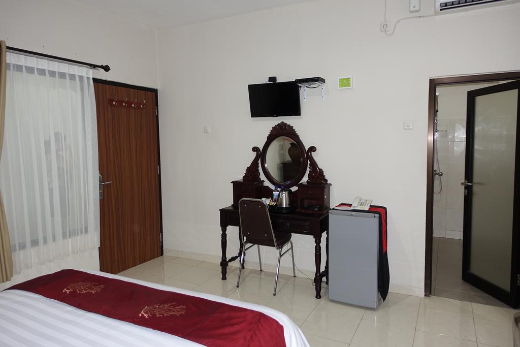 Oyo 734 Tuban Torres Accomodation Kuta Lombok Chambre photo
